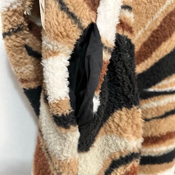 NWT - Zip Sherpa Pullover - Picture 3 of 5